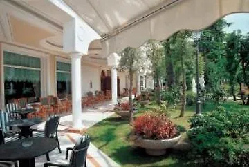 Due Torri Ξενοδοχείο