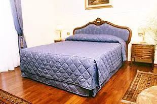 Отель Due Torri 5*